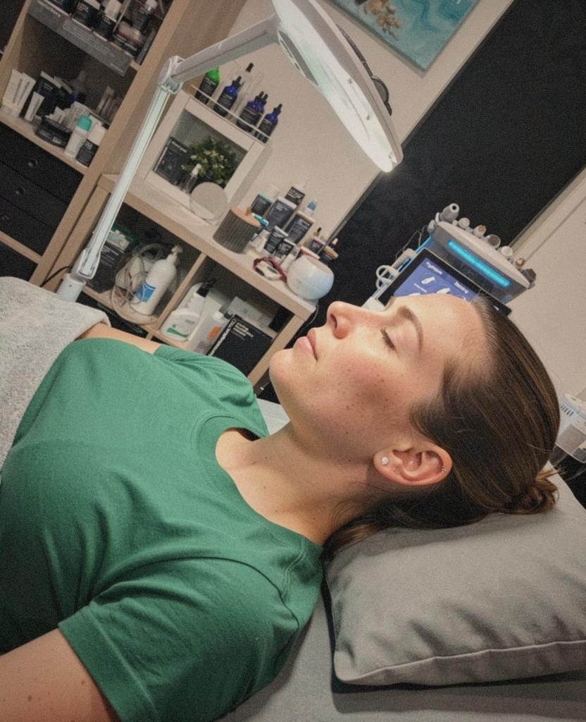 Waxing & Brows at Salon Esvees